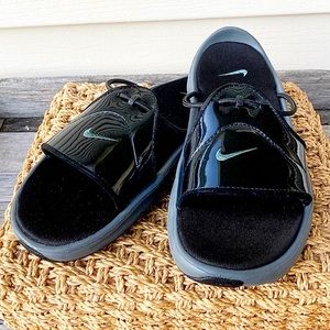 🛍 Nike Slide Sandals